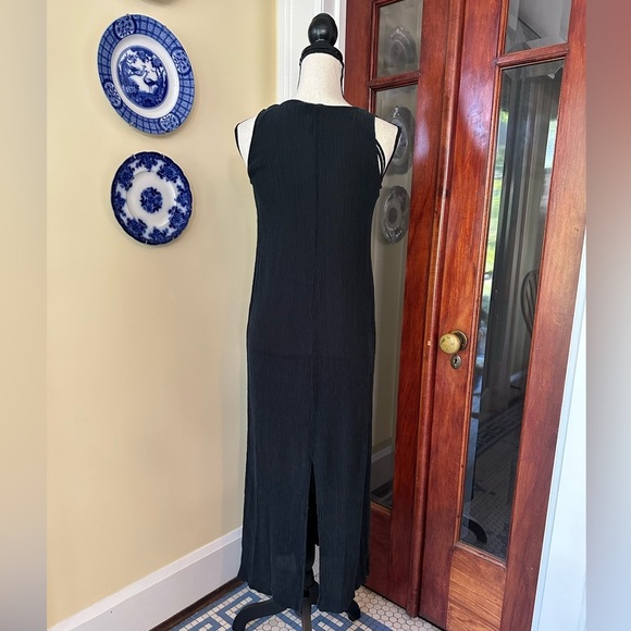 ISDA & CO | 100% Silk Lightweight Black Textured Sleeveless Maxi Dress - Picture 2 of 6